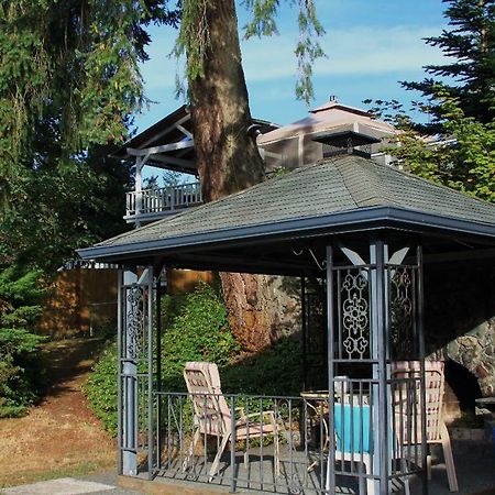 Linda'S By The Lake Maple Valley Exterior photo