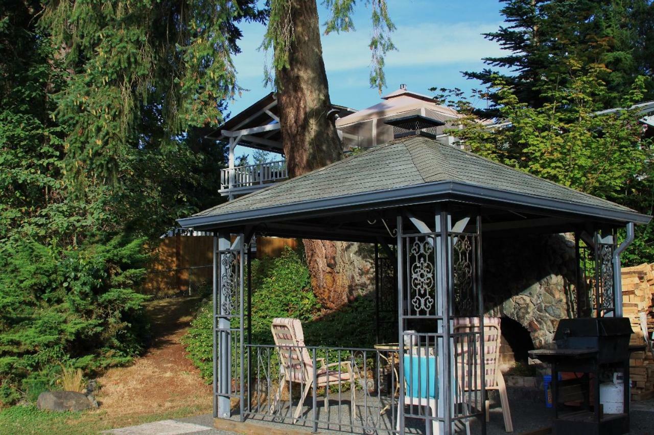 Linda'S By The Lake Maple Valley Exterior photo